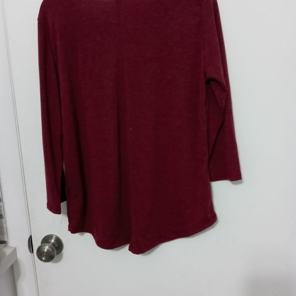 Thankful & Blessed 3/4 Sleeve Maroon T shirt Rounded hem - Picture 6 of 6